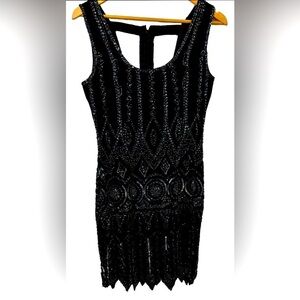Peak Evening VTG 100% blk slk tnk drss w beading t strp zp bk & swthooth hm SZ 6